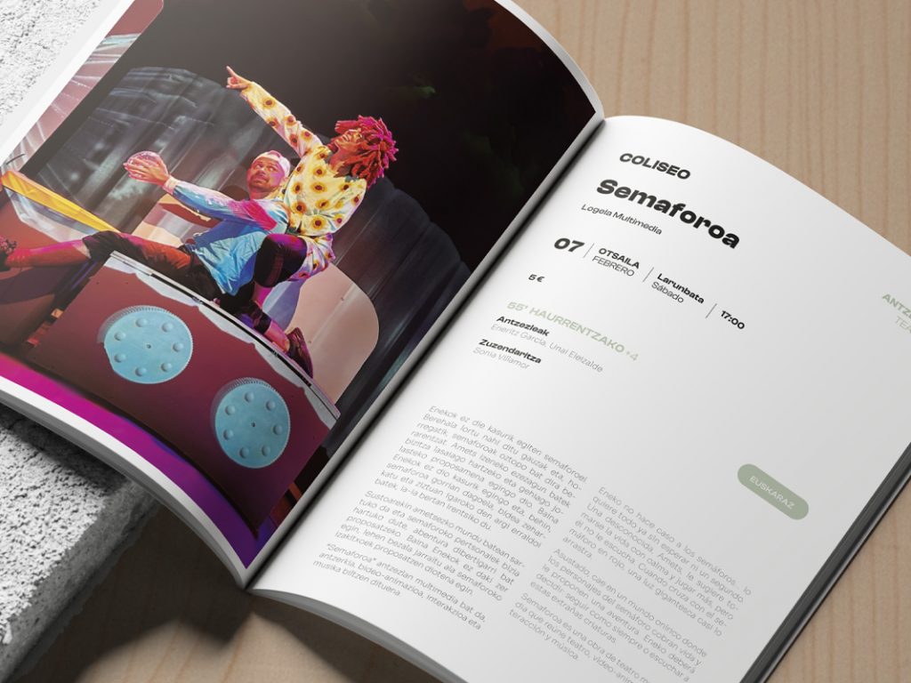 Imagen a doble página de Eibar Eszenan